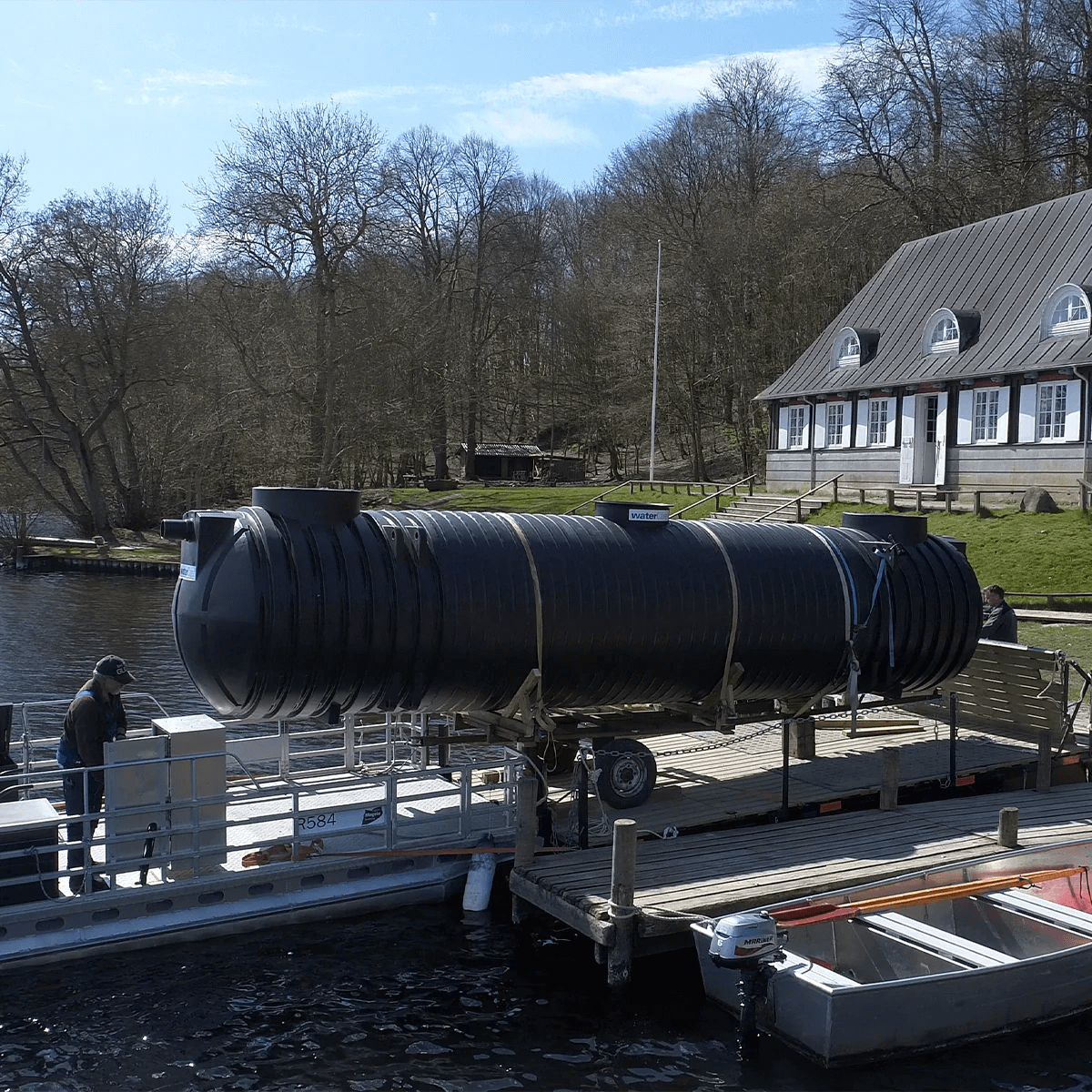 Sejlende tank spottet ved Møgelø